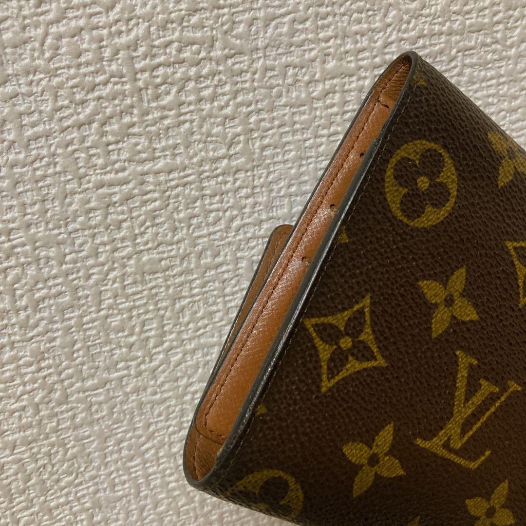 ルイヴィトン モノグラム インターナショナル 長財布 三つ折り 折りたたみ