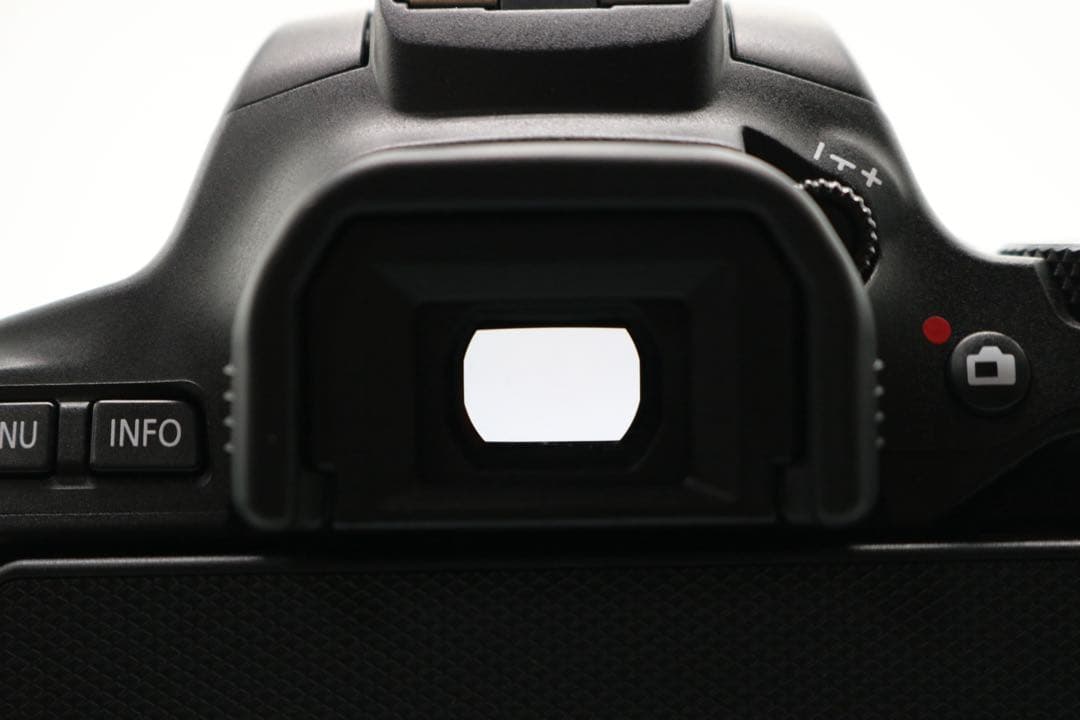 ボディ新品級 【Canon EOS Kiss X10 ダブルレンズセット】