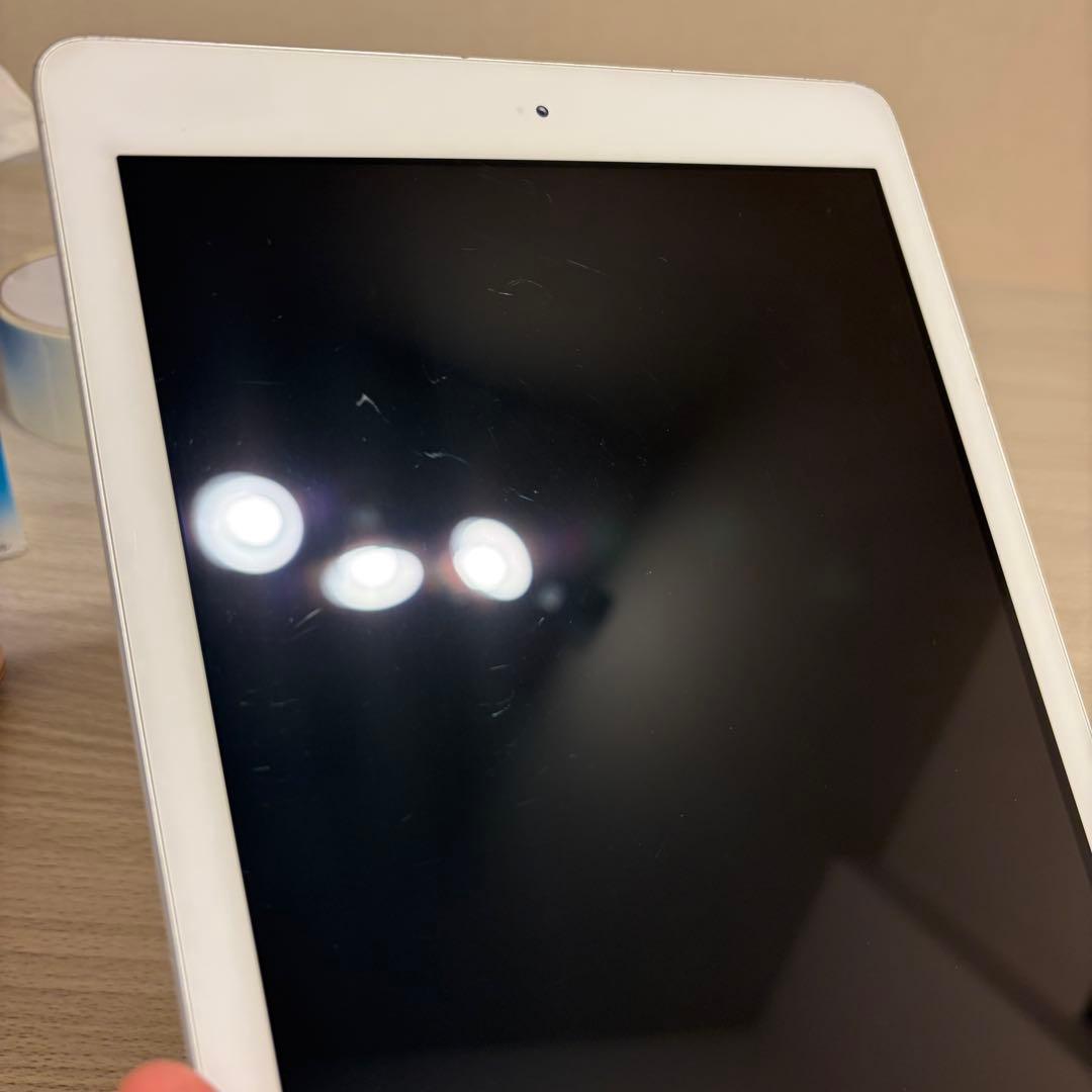 【動作確認済み】Apple iPad (第６世代) 32GB シルバー 本体