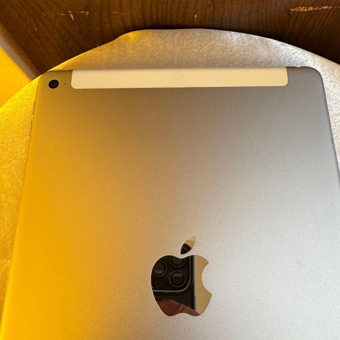 Apple iPadAir 2 シルバー　32GB 本体　動作確認済み