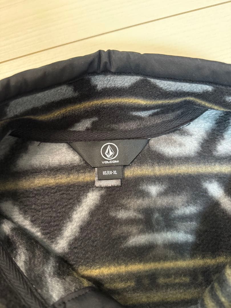 VOLCOM 幾何学模様 ハーフジップ トップス フリース XL