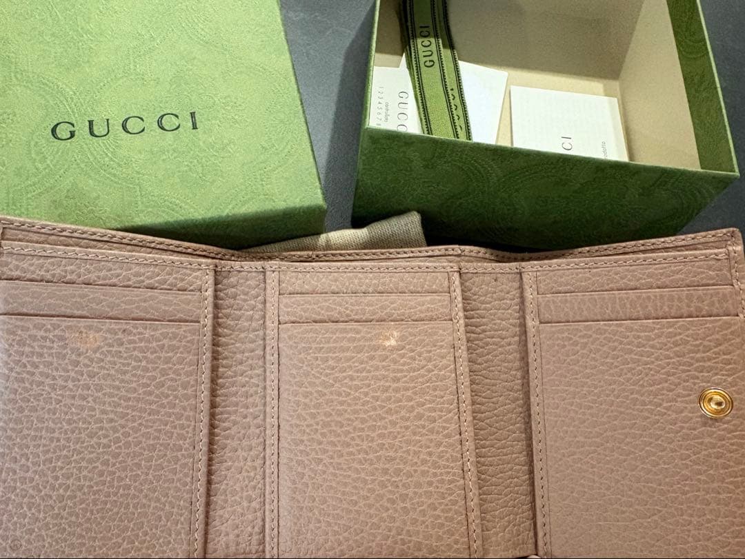 GUCCI 三つ折り財布　ピンクレザー