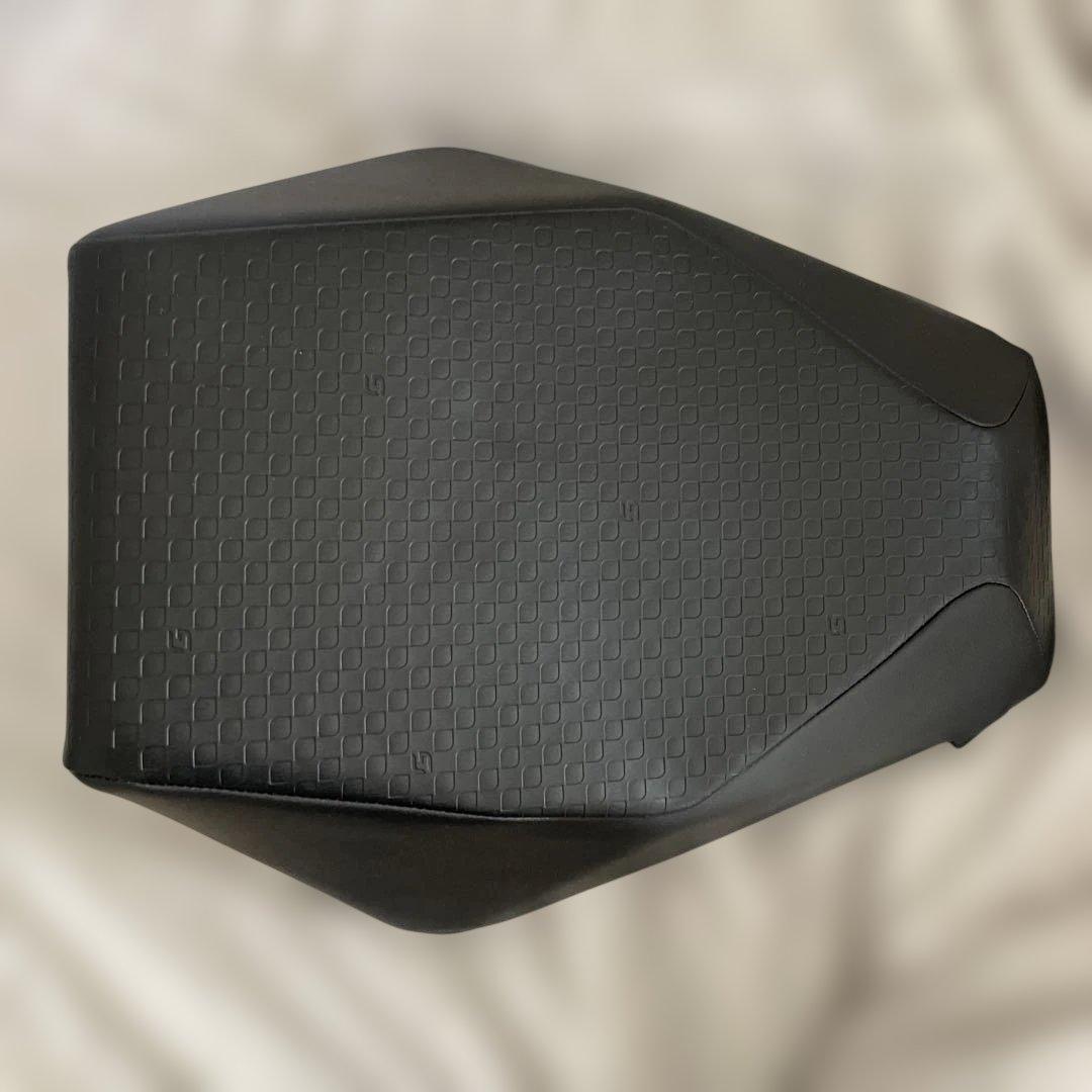 新品GACKTエクストラクッションEXTRA CUSHIONガクト 黒 ブラック