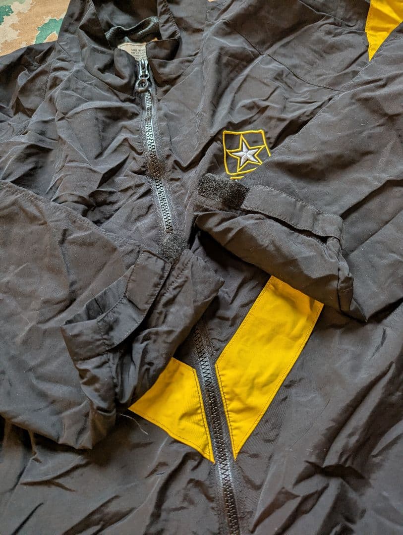 米軍 ARMY APFU トレーニングジャケット ナイロン ブラック USED