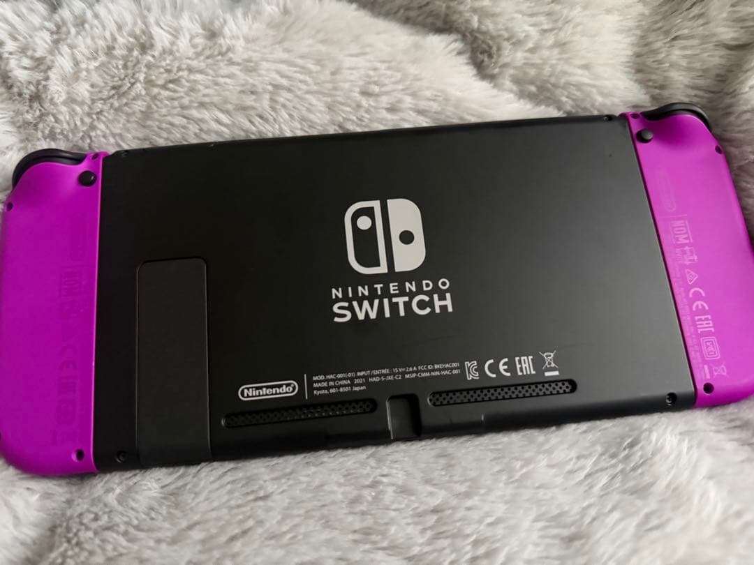 Nintendo Switch 本体と付属品