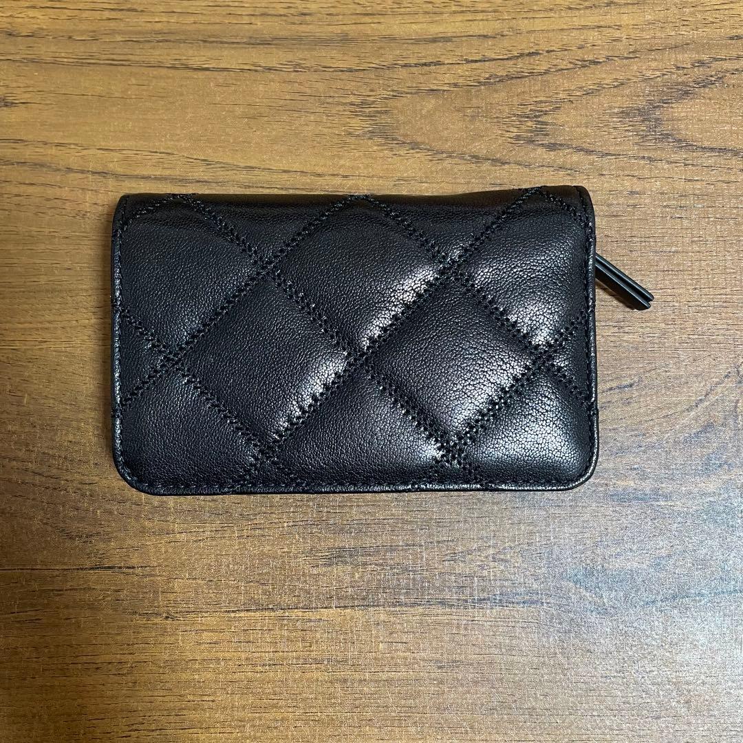 ToryBurch黒いレザー 二つ折り財布 キルティング