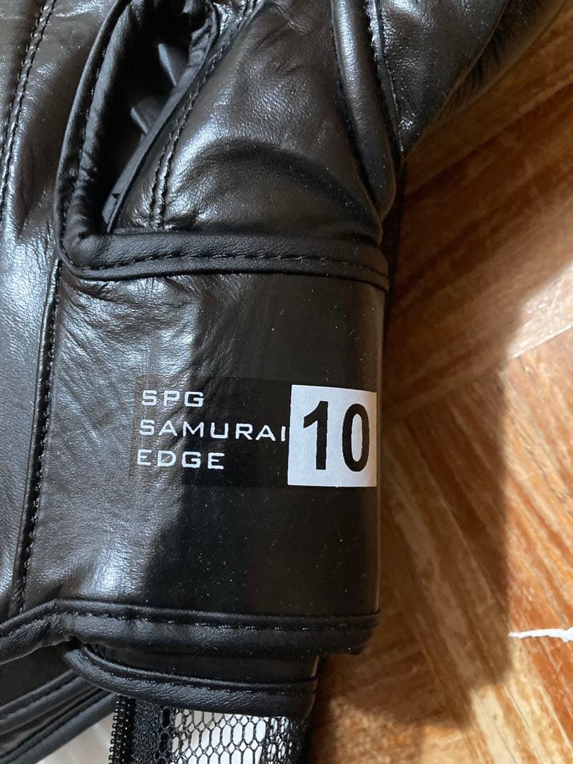 新品　本革　黒　ボクシンググローブ サムライエッジ BODYMAKER 10