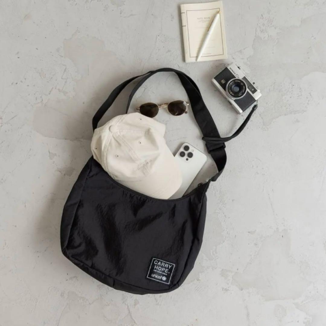 新品未使用　ユニセフ　UNICEF ボディバッグ