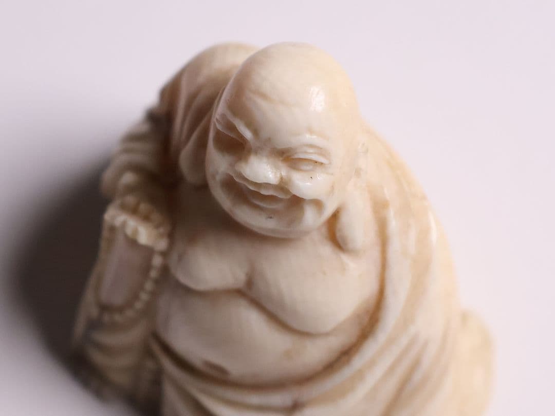 時代 布袋様 置物 高3.1cm 17g 天然素材 牙 七福神 彫刻【CM275