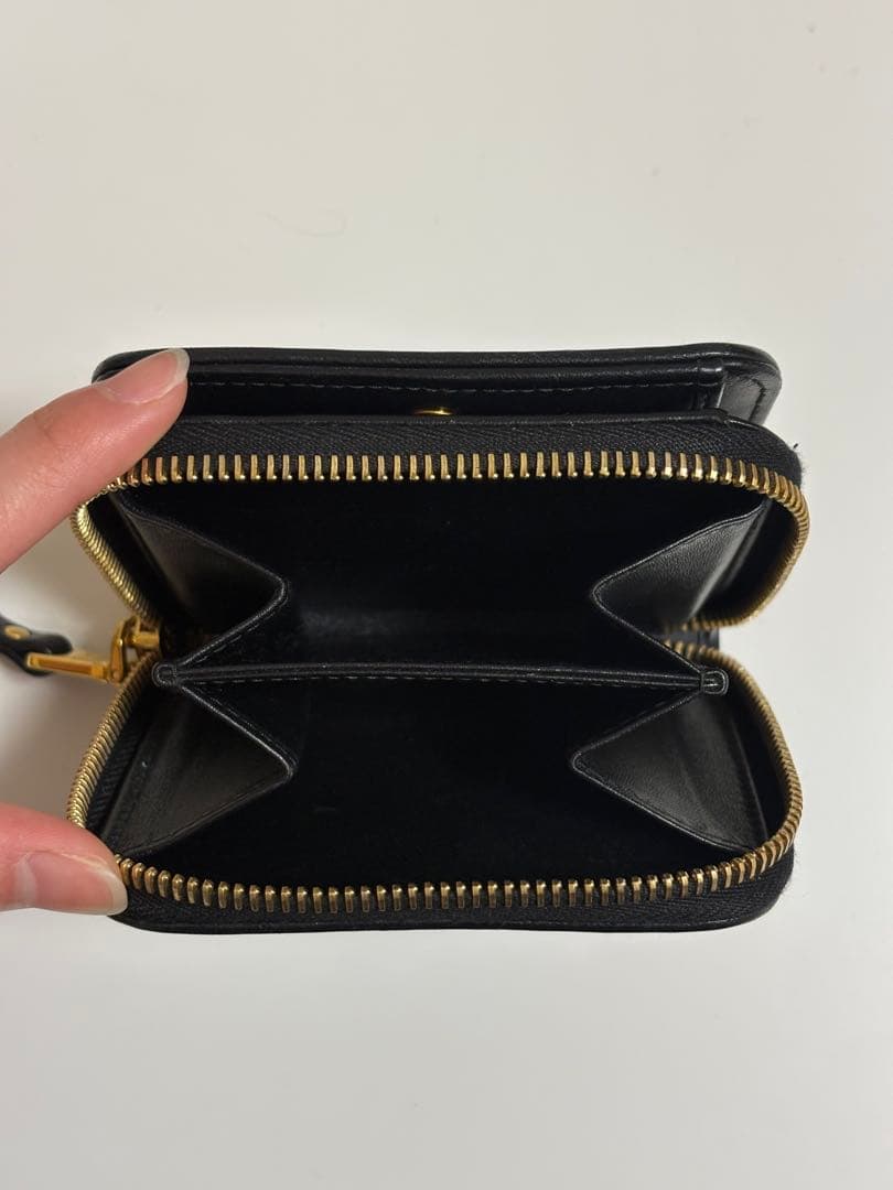 miumiu マテラッセレザー 二つ折り財布