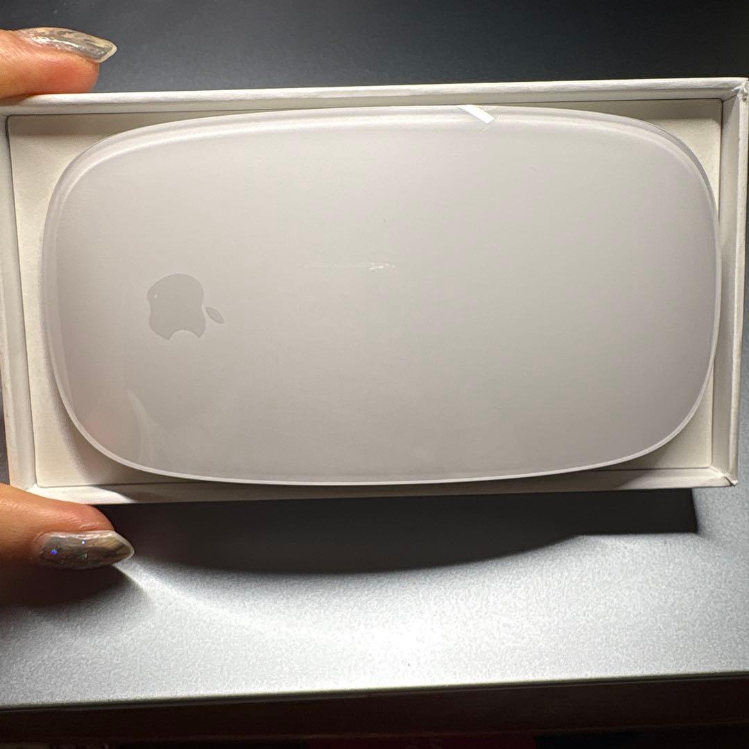 Magic Mouse（USB-C）- ホワイト（Multi-Touch対応）