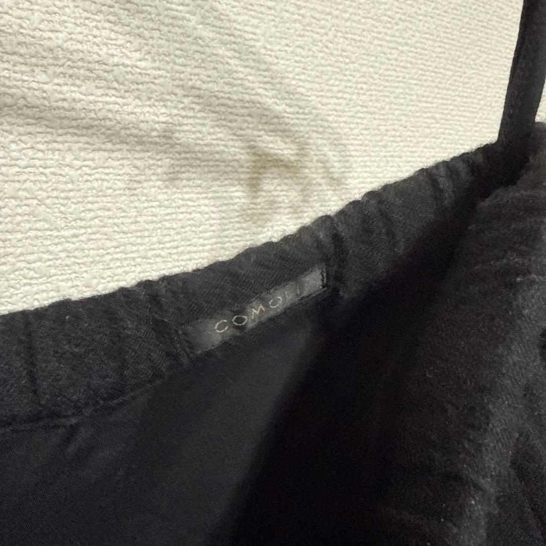COMOLI ウールビエラドローストリングパンツ