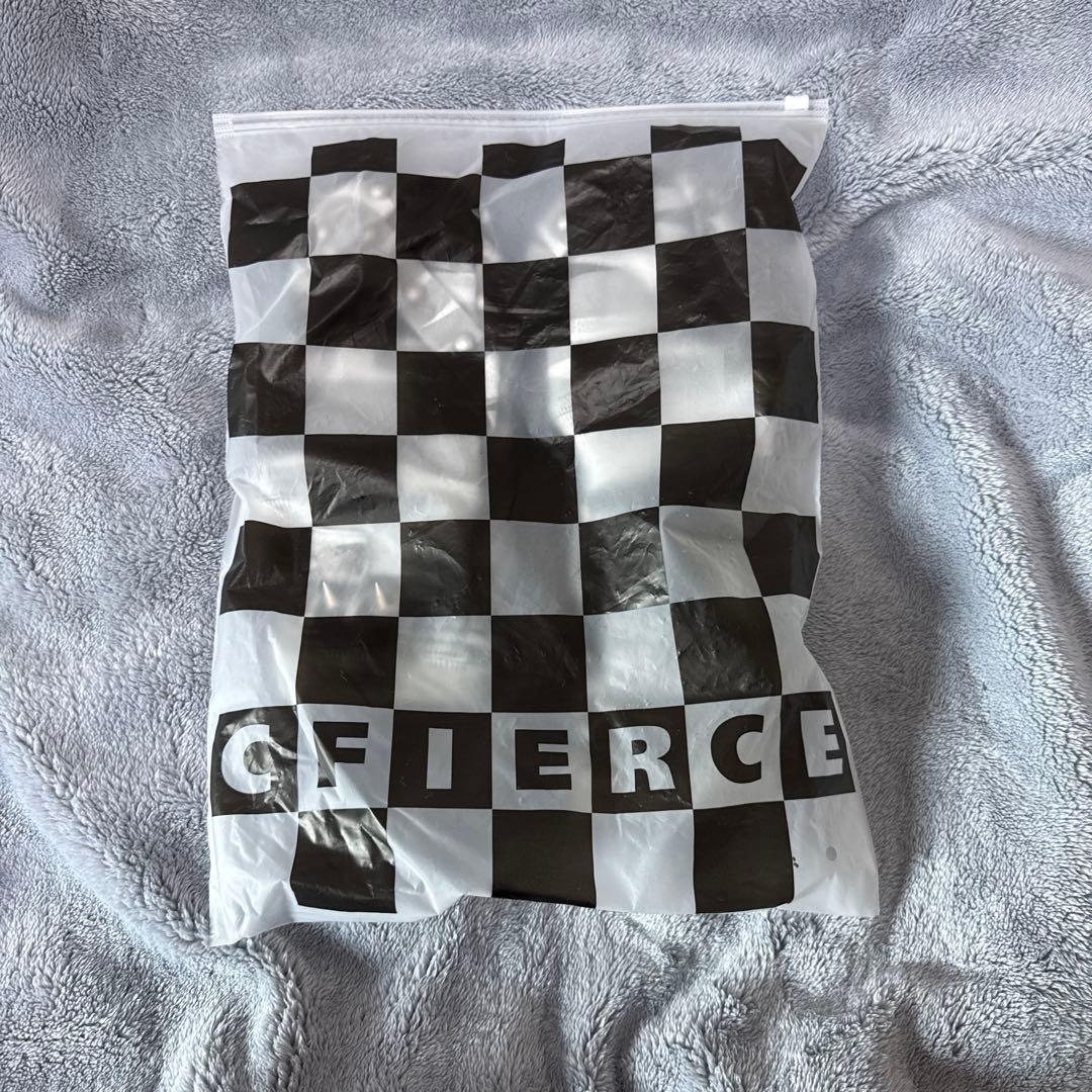 CFIERCE スタッズ装飾グローブ