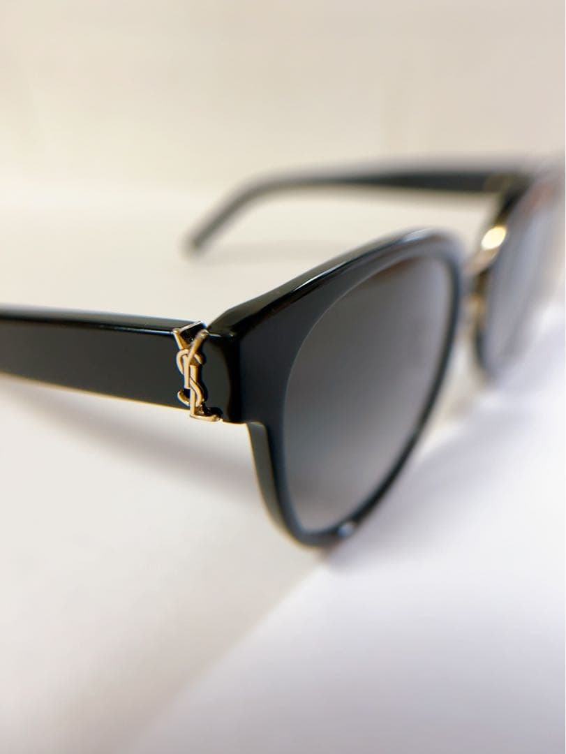 YVESSAINTLAURENT サングラス　55□22-145