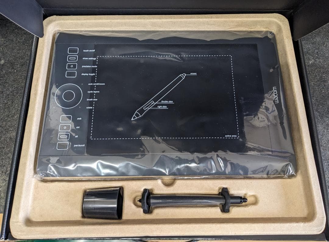 ワコム Intuos Pro プロフェッショナルペンタブレット Mサイズ