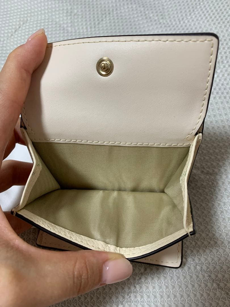 FURLA バビロン 三つ折り財布 アイボリー