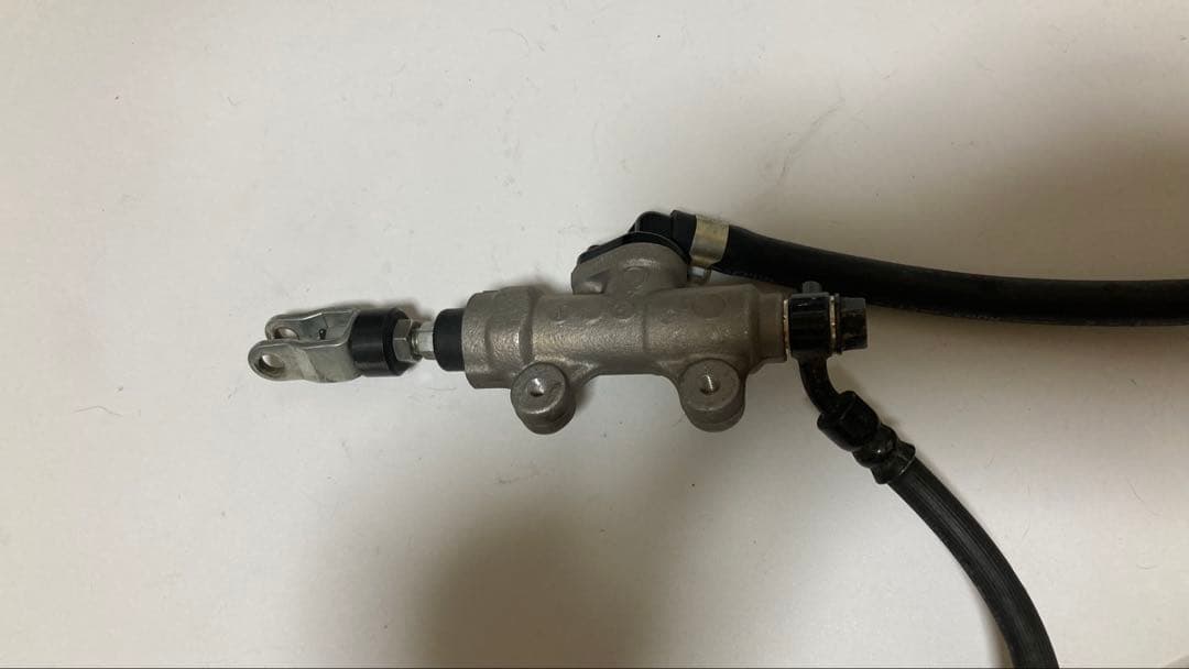 ユックン様用NSF100 nsr50 リアブレーキキャリパー　マスター
