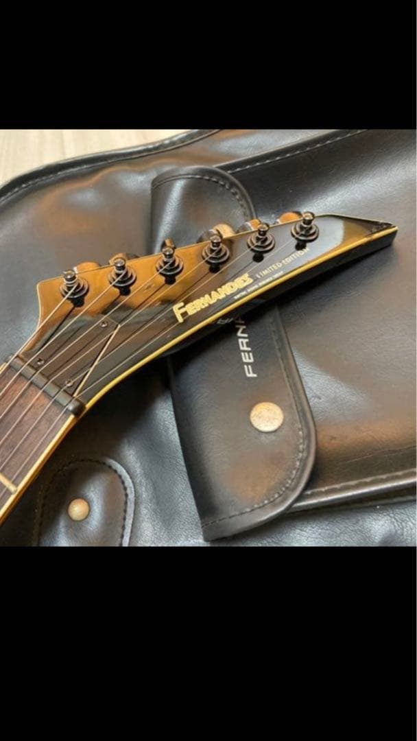 FERNANDES フェルナンデス　布袋モデル エレキギター