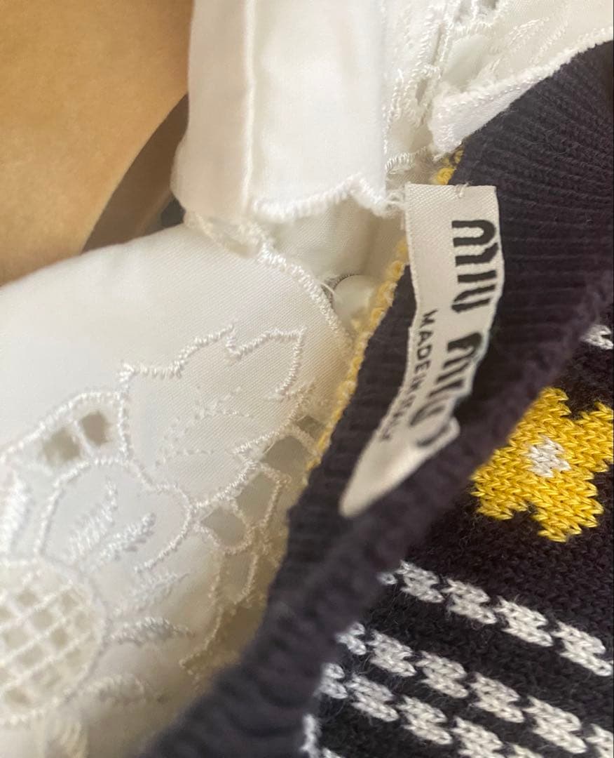 miumiu 厚手カーディガン