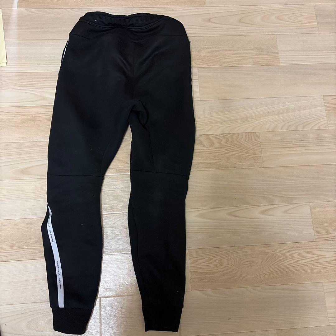 ナイキ反射テック下