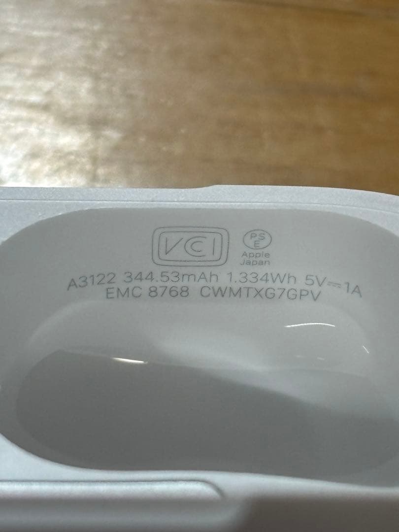 airpods pro 3 第3世代　充電ケース+片耳（右）