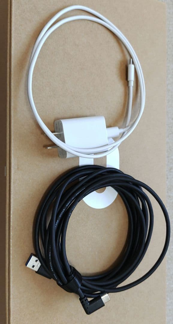  Quest 2 VRヘッドセット128G 本体と付属品