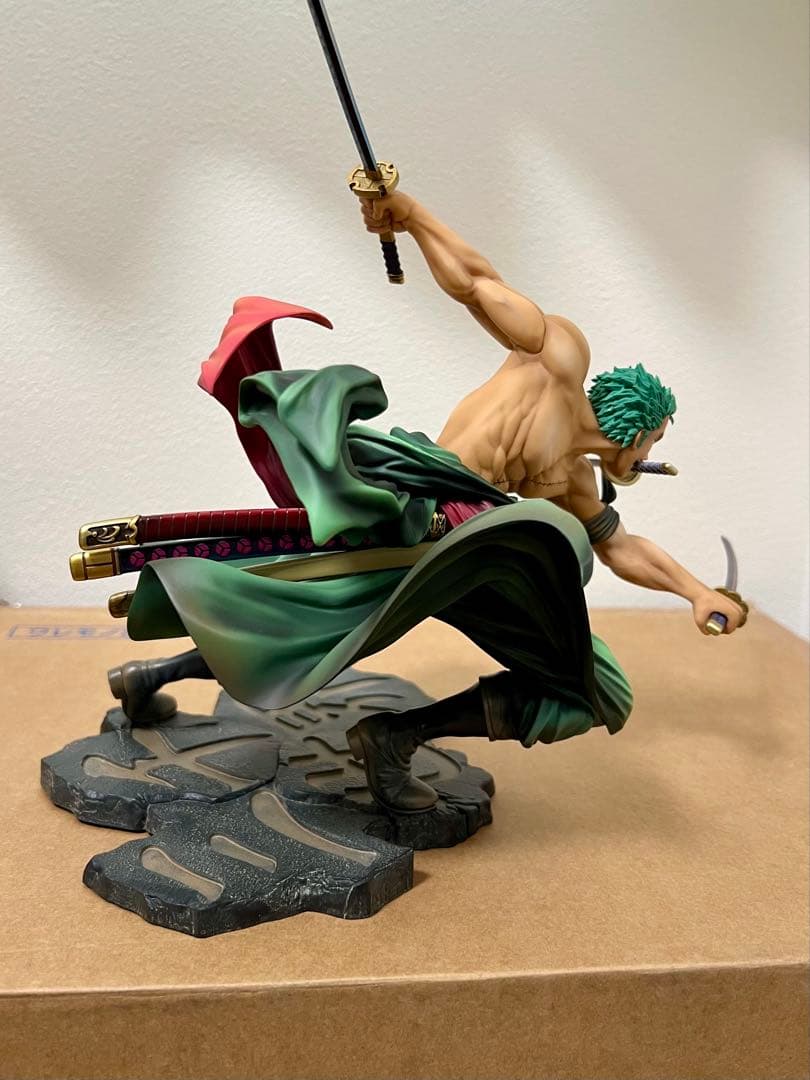 pop maximum 正規品　ゾロ　フィギュア　三千世界