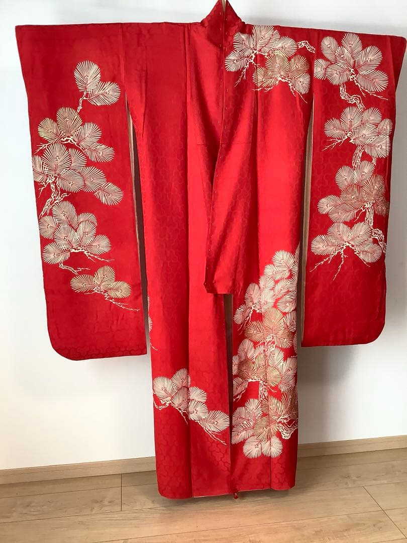 振袖 ビンテージ アンティーク 松模様 赤 金　正絹