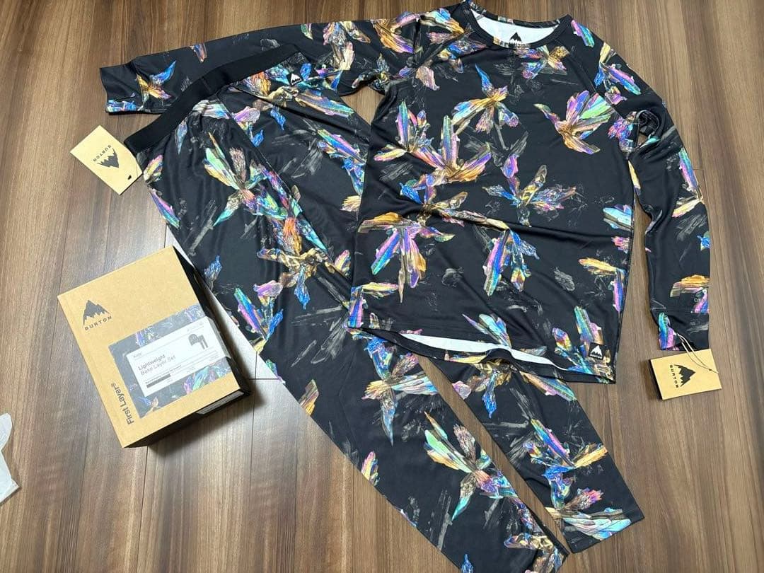 カ*オ様 新品　バートン　クリスタル　キッズインナーライトウエイトベースレイヤー