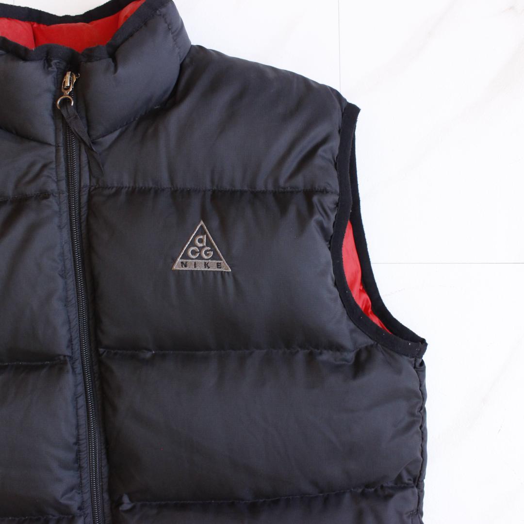 NIKE ACG ダウンベスト Mサイズ ブラック ロゴ刺繡 羽毛