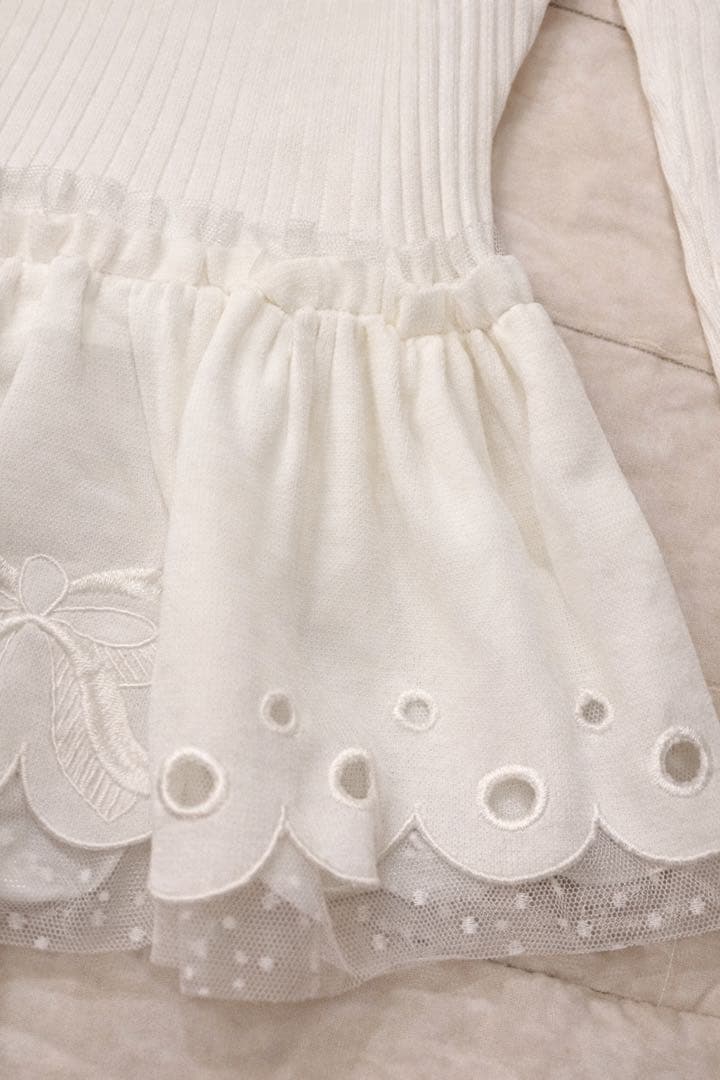 新品*未使用☆M’S GRACY リボン刺繍いり☆ペプラムニット
