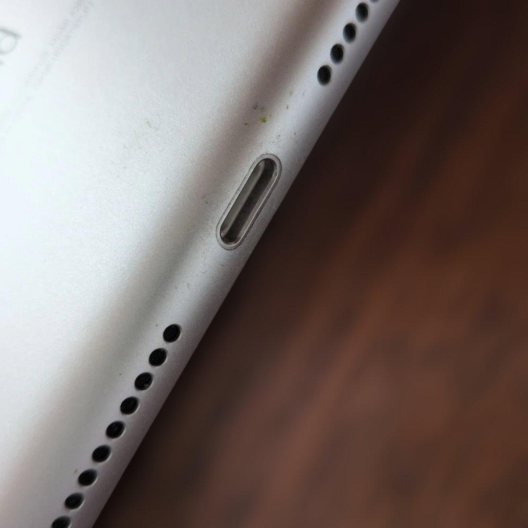 【美品】Apple iPad (第9世代) 64GB Wi-Fi シルバー
