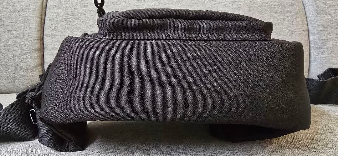 POMULU ブラック ポーチ ヒップシート