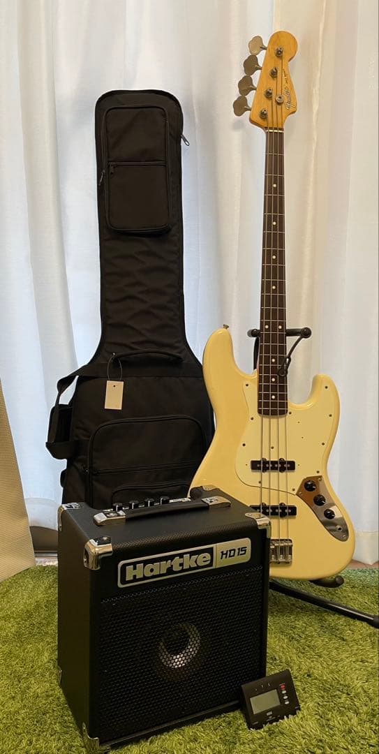 ベース Fender JAZZ BASS