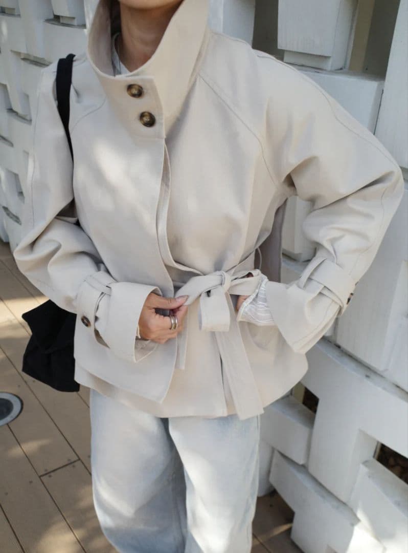 welinoa　Half cape short trench　エクリュ