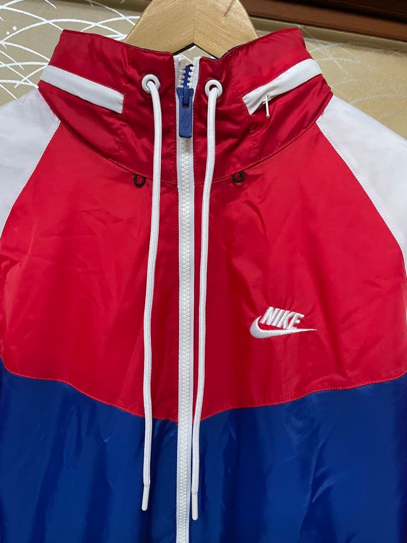 n*a様 美品　NIKE　ナイロンジャケット 伊澤彩織 まひろ ベイビーわるきゅ