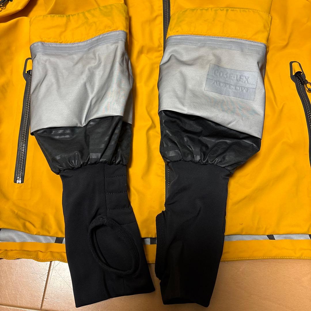 2*6様 美品VOLCOM GORE-TEX ボルコムブライアンイグチ　ウエア上