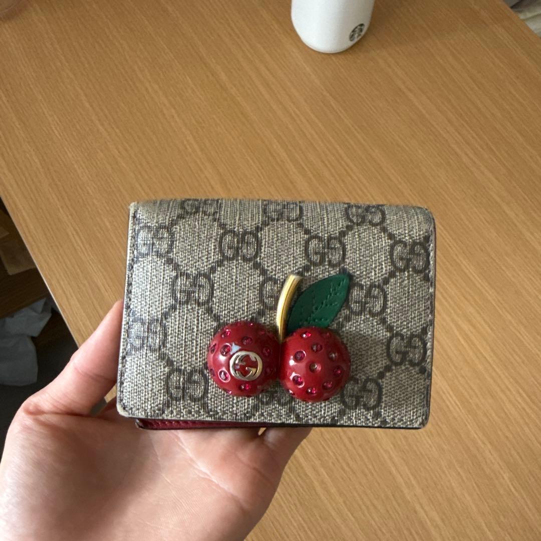 GGパターン チェリー装飾 二つ折り財布