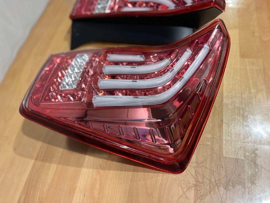 プリウス　30 ヴァレンティ　LED スモークテールランプ　左右セット