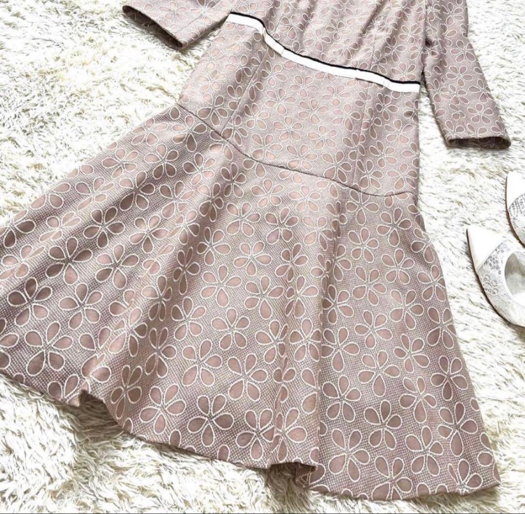 【極美品】トッカ 花柄刺繍ワンピース 7分袖 Aライン ウエストリボン フレア0