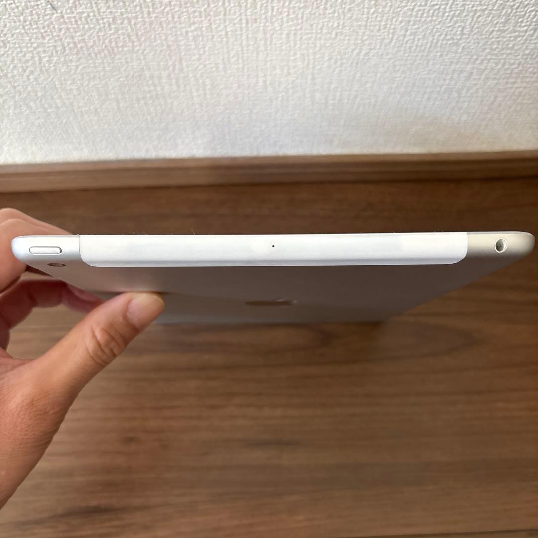 Apple iPad 第７世代　10.2インチ (モデルA2198)