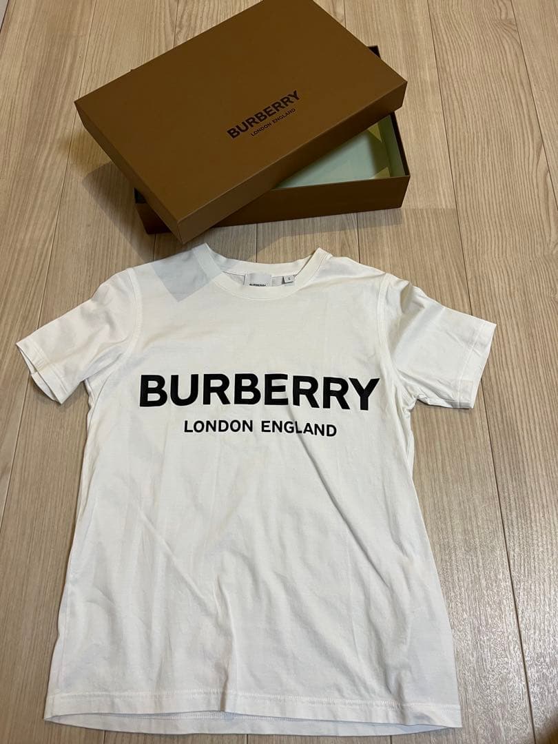 バーバリー　半袖　tシャツ　レディース 超美品