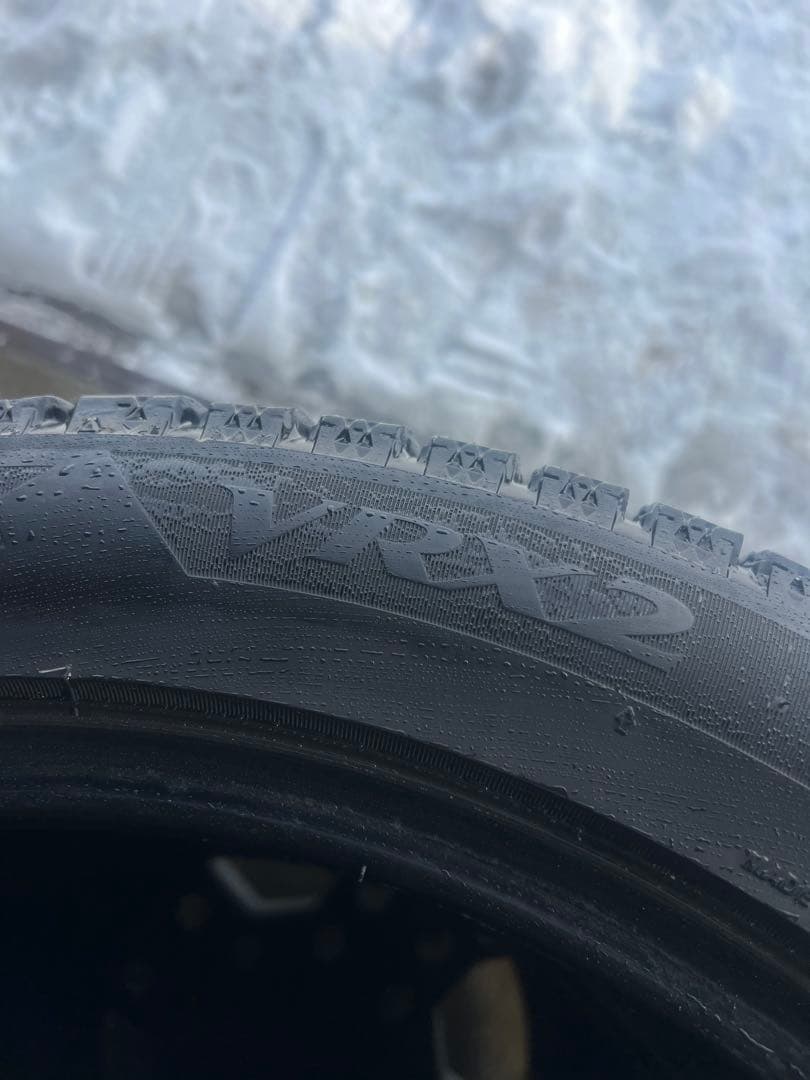 最終値引き！スタッドレスタイヤ 245/45R19 VRX2