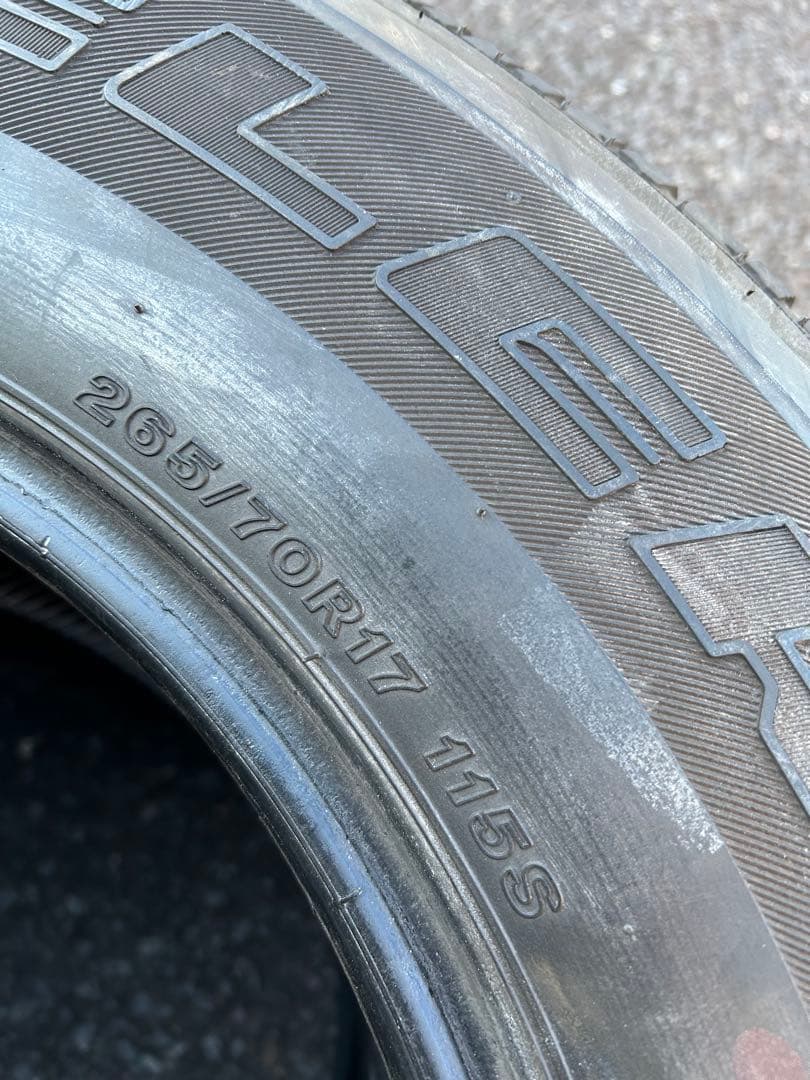 溝アリ‼️FJクルーザー265 70 17インチ ②本