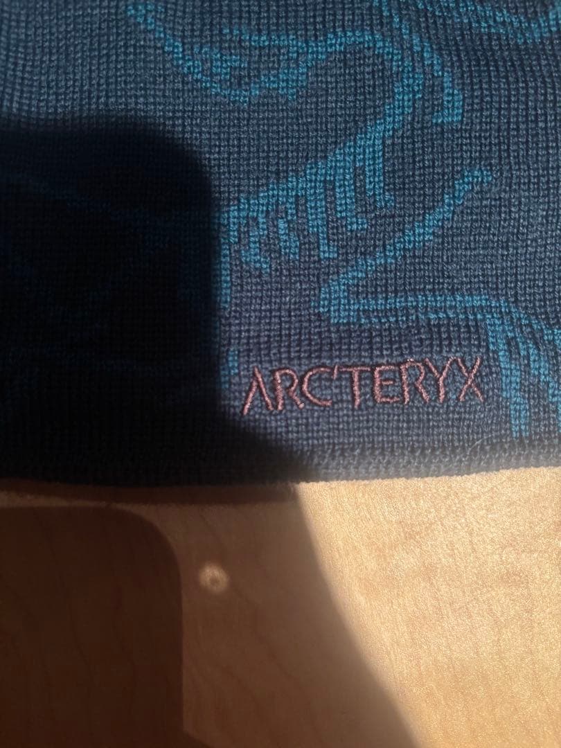 Arc'teryxビーニーブルー