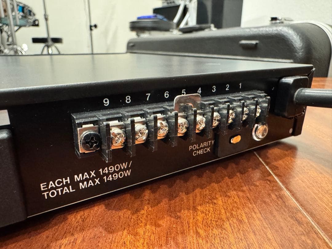 TASCAM AV-P2803 電源シーケンサー／パワーディストリビューター