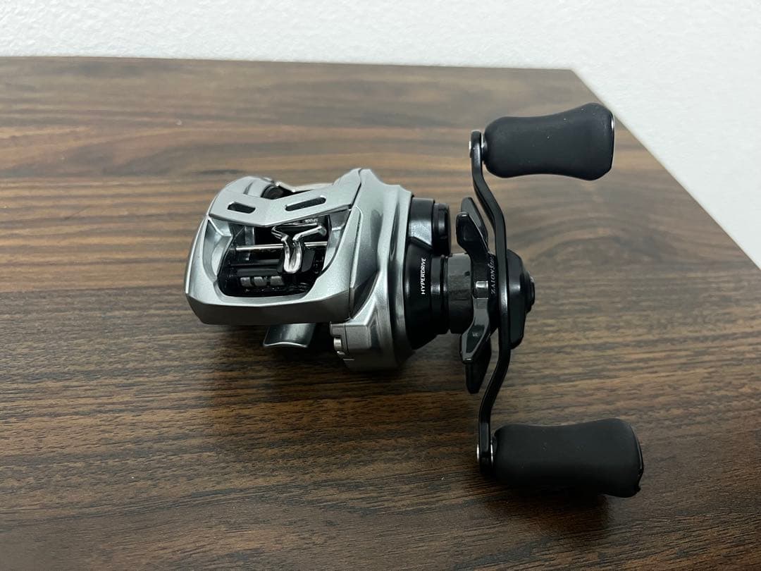 DAIWA 21 ALPHAS SV TW 800XHL（左ハンドル）