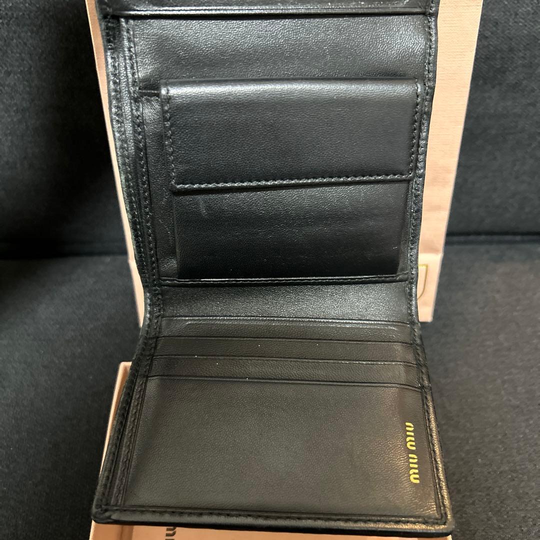 MIU MIU ブラック 三つ折り財布