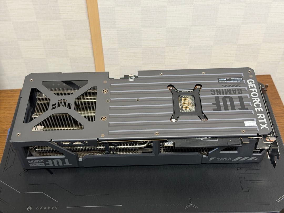 グラフィックボード・グラボ・ビデオカード ASUS TUF GeForce RTX 5080 16GB GDDR7 OC
