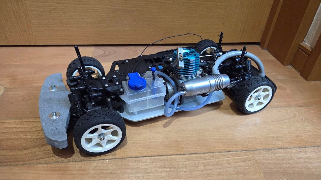 タミヤ TG10 エンジンカー 中古 エンジン分解清掃 始動 メカ調整済み